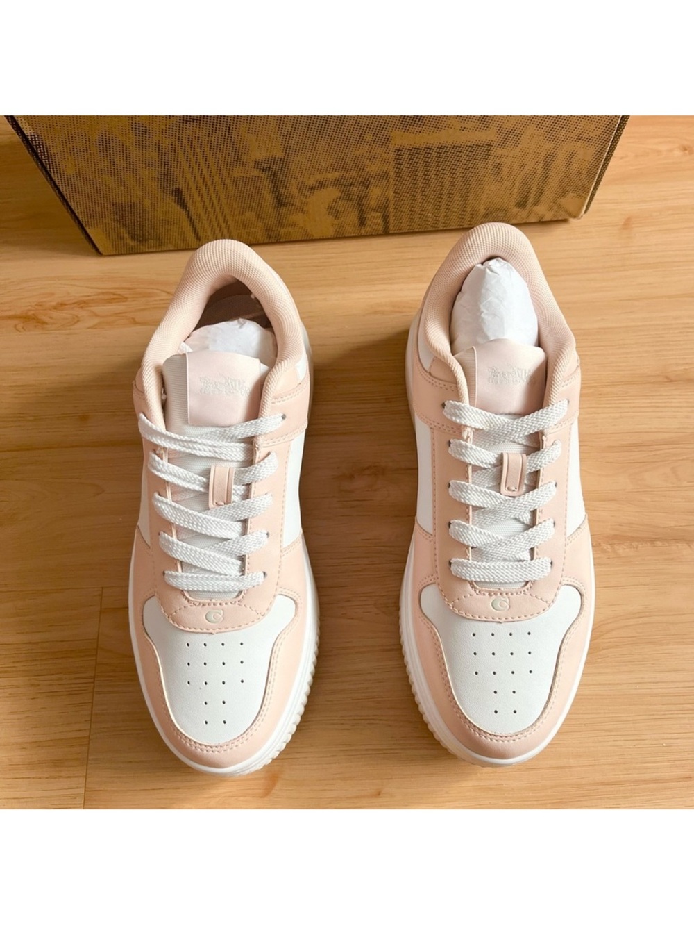 Coach Platform Sneaker
Women 9.0 US - Picture 6 of 14